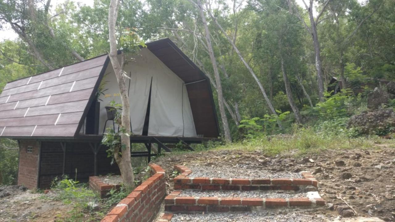 באנטול Seribu Batu Songgo Langit Resort & Camp מראה חיצוני תמונה