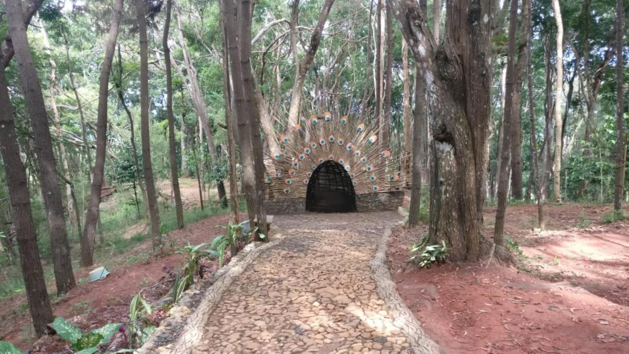 באנטול Seribu Batu Songgo Langit Resort & Camp מראה חיצוני תמונה